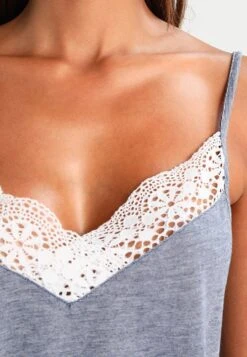 Anna Field Sarah Short Pj Set- Pyjama Set - Off-White/Dark Blue -Fashion Clothing Specialty Store 04e3d1816e4748b4a0e2b5863bfae2f9