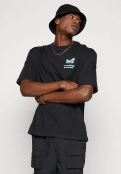 YOURTURN Chest Tee Unisex - Print T-Shirt - 802 - Black -Fashion Clothing Specialty Store 0df043f7336d4498b652bc179d5ab6ee