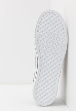 Pier One Trainers - Cognac -Fashion Clothing Specialty Store 145a34f35dfa413597a2a65581546fa1