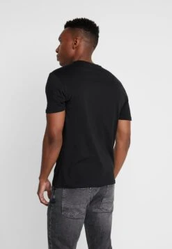 Pier One 3 Pack - Basic T-Shirt - Black -Fashion Clothing Specialty Store 226805cc00b54fcc99742ce2062e7e00