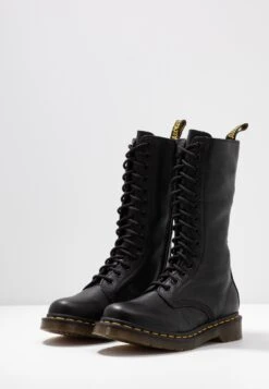 Dr. Martens Virginia - Lace-Up Boots -Fashion Clothing Specialty Store 31a76b5324fa4b2dba25236a8084f590