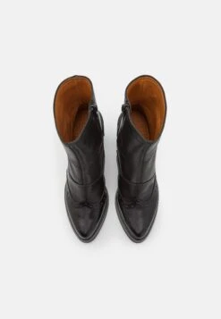 Chie Mihara Fayu - Platform Ankle Boots 13 Chie Mihara Fayu - Platform Ankle Boots -Fashion Clothing Specialty Store 7e429422264b41a282470a2b5c7b26ee