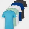 Pier One 5 Pack - Basic T-Shirt - Blue/Dark Blue/Light Green -Fashion Clothing Specialty Store 8829d927b1a546d58909a54b59b2fce3