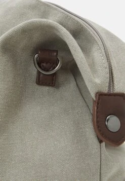 Pier One Unisex - Holdall - Grey -Fashion Clothing Specialty Store 896d06a64f994c4ca29738295cd48410