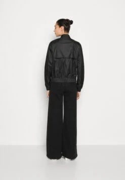 K-Way Amaurette Iridiscent - Bomber Jacket -Fashion Clothing Specialty Store 91f98e3b67424677af869511380e0b76