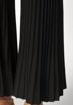 By Malene Birger Laja - Trousers -Fashion Clothing Specialty Store 9d6819edc6204d0d85be27f8da6a6044