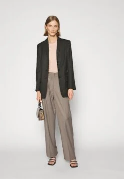 By Malene Birger Essentials Porter - Short Coat - Black -Fashion Clothing Specialty Store a2e2474ab30d4db6a10d40d9ffb27be6