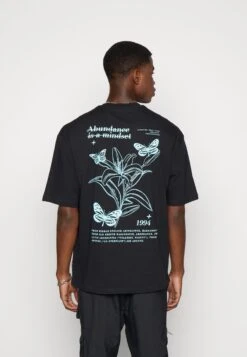 YOURTURN Chest Tee Unisex - Print T-Shirt - 802 - Black -Fashion Clothing Specialty Store b2af27d4ebd04411a960eb8d69437ecf