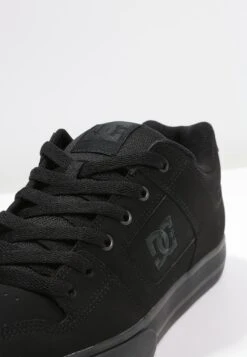 DC SHOES Pure - Trainers - Black -Fashion Clothing Specialty Store b60c0b3770f24f45a11c9ef021f73ce5