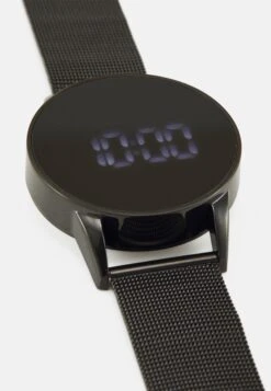 Pier One Smartwatch - Black -Fashion Clothing Specialty Store bbf012a8af8349bfa24143042376f060