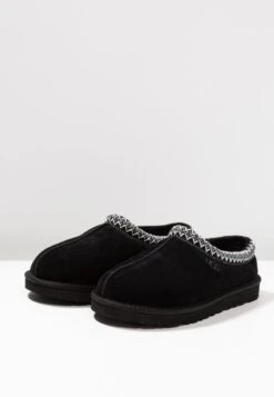 Ugg Tasman - Slippers - Black 10 Ugg Tasman - Slippers - Black -Fashion Clothing Specialty Store c23ffce9965c41979880f935ce11df8a