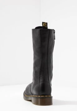 Dr. Martens Virginia - Lace-Up Boots -Fashion Clothing Specialty Store c38753fd93914497a1b56abe64679b79