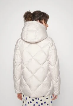Marc O'Polo Diamond Quilting Detachable Hood Welt Poc - Down Jacket - Chalky Stone 11 Marc O'Polo Diamond Quilting Detachable Hood Welt Poc - Down Jacket - Chalky Stone -Fashion Clothing Specialty Store c7bdcc6c305f4c4d9074a82e48cc8157