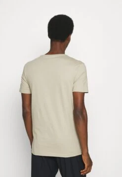 Pier One 5 Pack - Basic T-Shirt - White/Dark Grey/Black -Fashion Clothing Specialty Store d4309172134f476283eb4fd8b00555ed