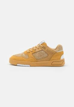 Champion Low Cut Shoe Z80 Desert Ash- Basketball Shoes - Sand