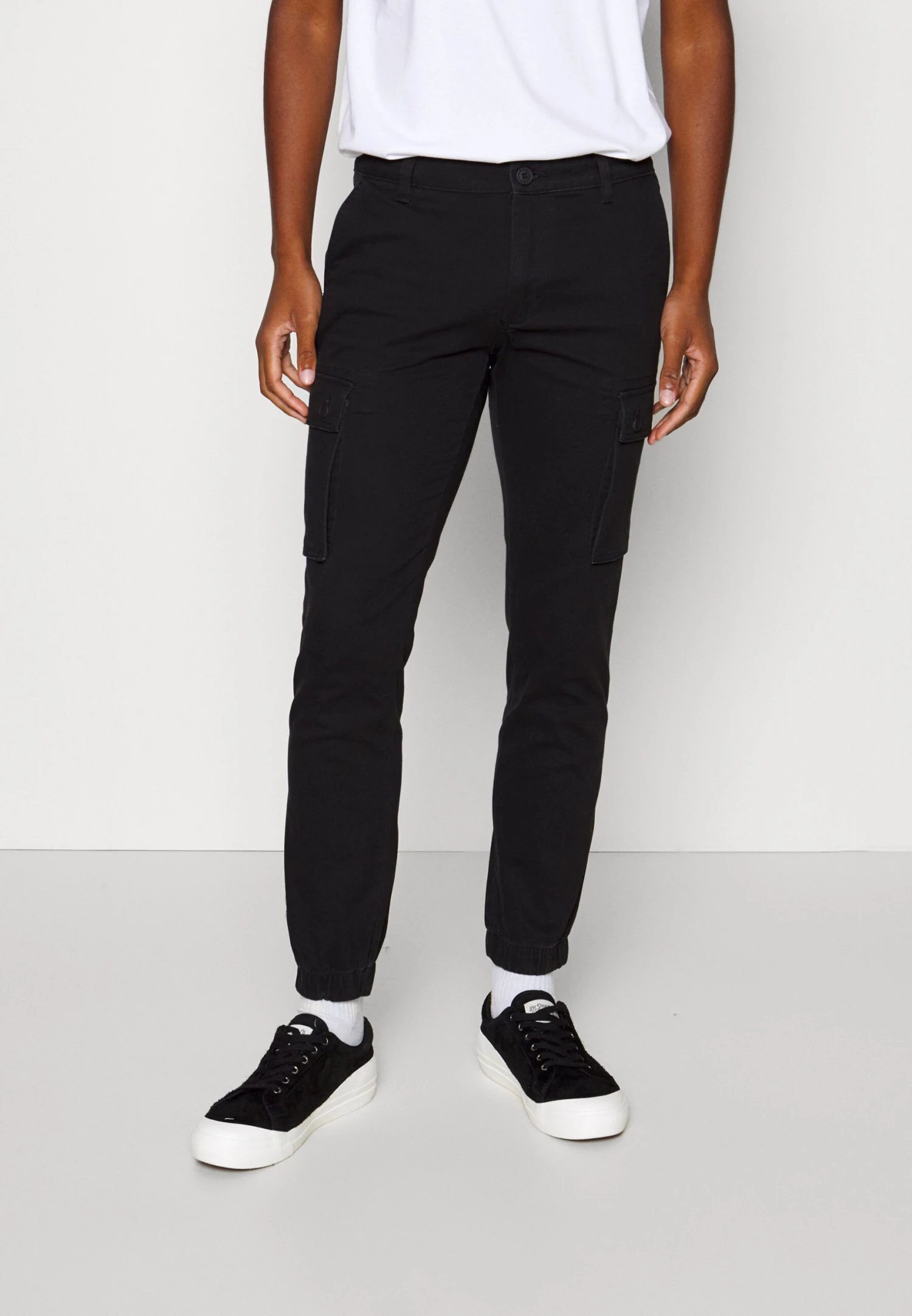 Pier One 2 Pack - Cargo Trousers - Olive/Black 6 Pier One 2 Pack - Cargo Trousers - Olive/Black - Image 4