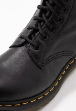 Dr. Martens Virginia - Lace-Up Boots -Fashion Clothing Specialty Store e19a6a4ff33747d79ba5a86f8f48ae52