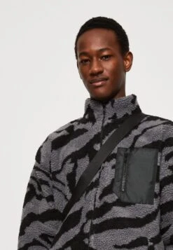 YOURTURN Unisex - Fleece Jacket - Grey -Fashion Clothing Specialty Store e4ac82e499054d1f8826090370324730