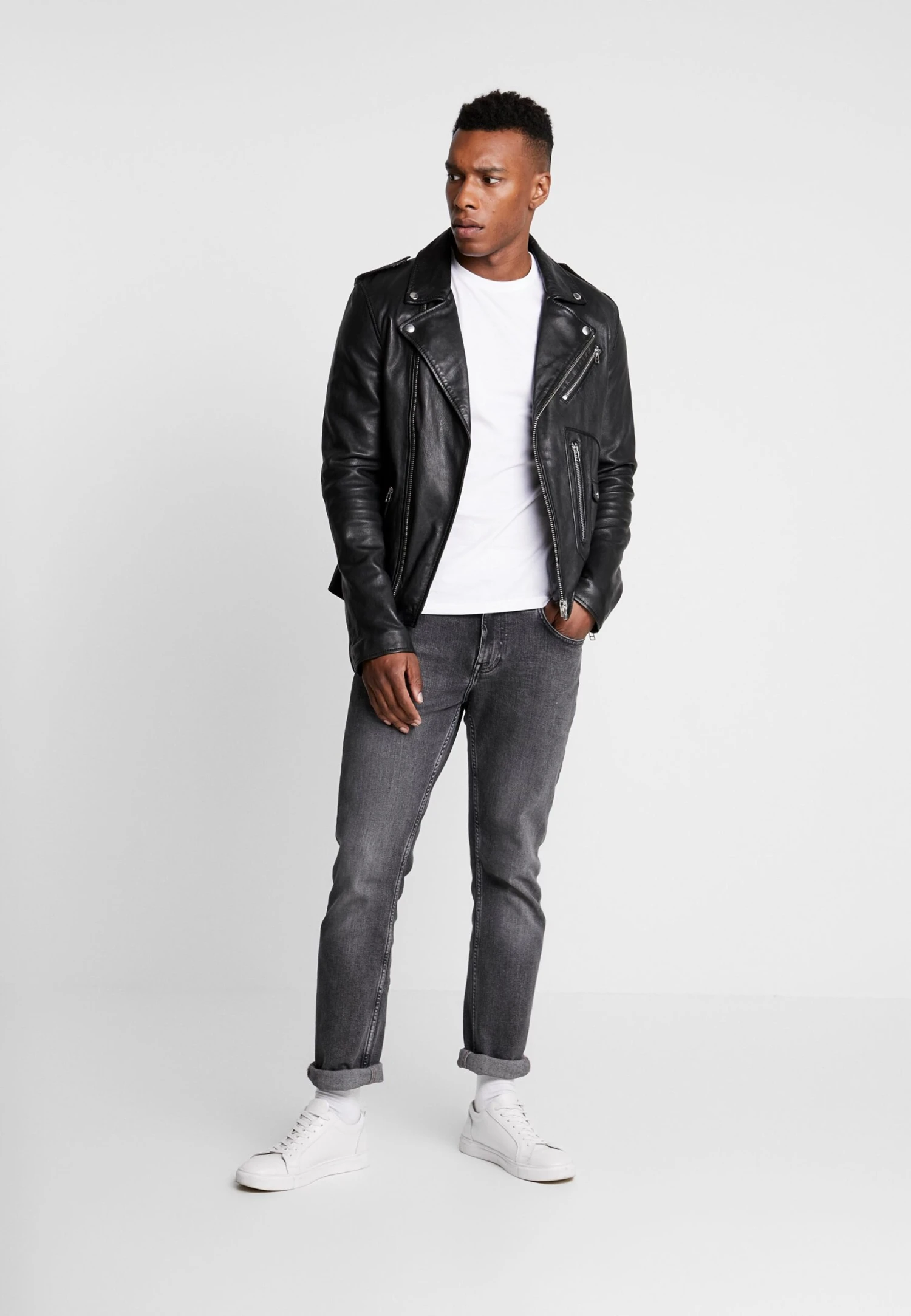 Pier One 3 Pack - Basic T-Shirt - White 4 Pier One 3 Pack - Basic T-Shirt - White - Image 2