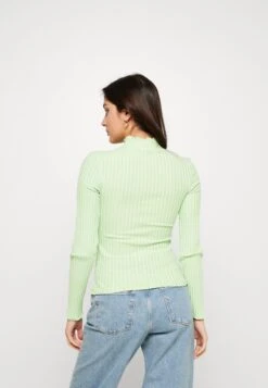 Selected Femme Slfwilma T Neck - Long Sleeved Top - Pistachio Green -Fashion Clothing Specialty Store ef15ba439358404fa84a3c8c2ba02061