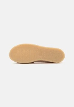 Clarks Barleigh Low - Trainers - Pale Peach 12 Clarks Barleigh Low - Trainers - Pale Peach -Fashion Clothing Specialty Store fa691900785a493b914dbfdb5403564d