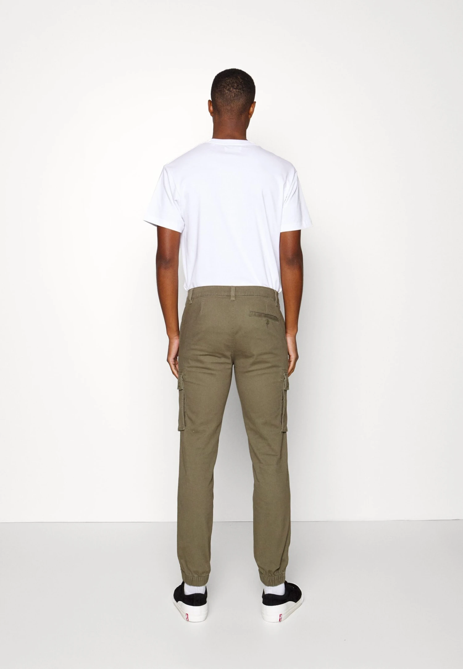 Pier One 2 Pack - Cargo Trousers - Olive/Black 5 Pier One 2 Pack - Cargo Trousers - Olive/Black - Image 3